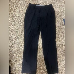 Under Armour men’s golf pants size 30 x 30. Color is black.